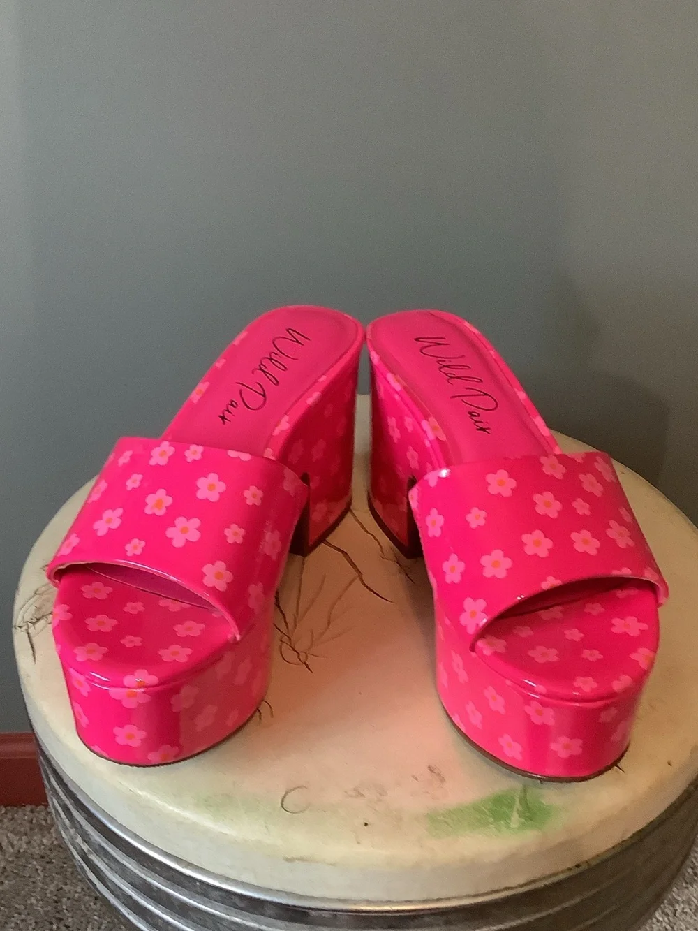 Wild Pair Hot Pink Floral Platform Sandals - Size 5. Excellent Condition.